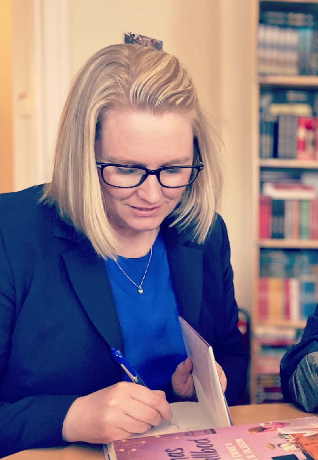 Therese på ett evenemang